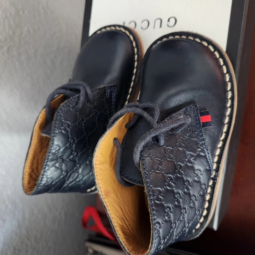 Gucci walking shoes